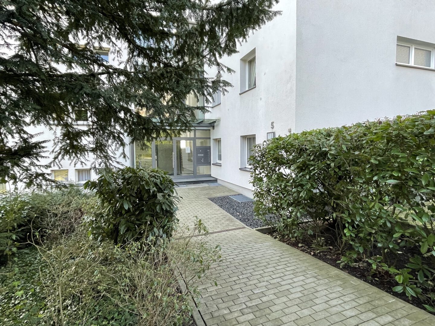 Eingangsbereich Viktoriastr. 5